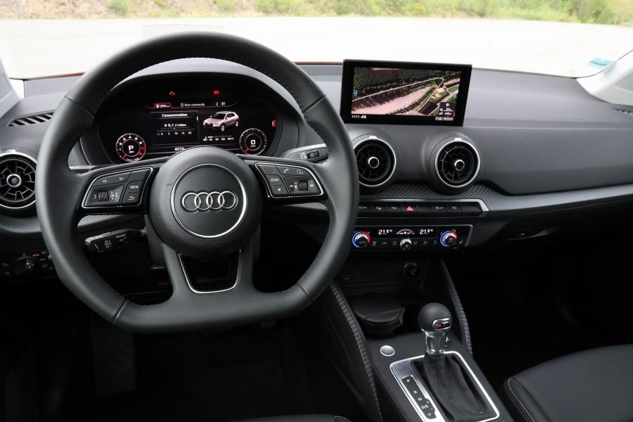 Торпедо Audi Q2 TFSI Design 2016 года  (WW) (фото 3 из 11)